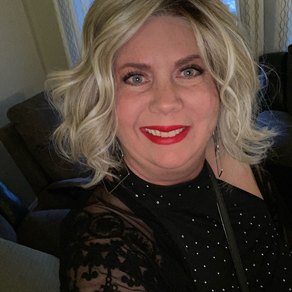 Rachel Welch Synthetic Wig with Shampoo, Conditioner & Cap